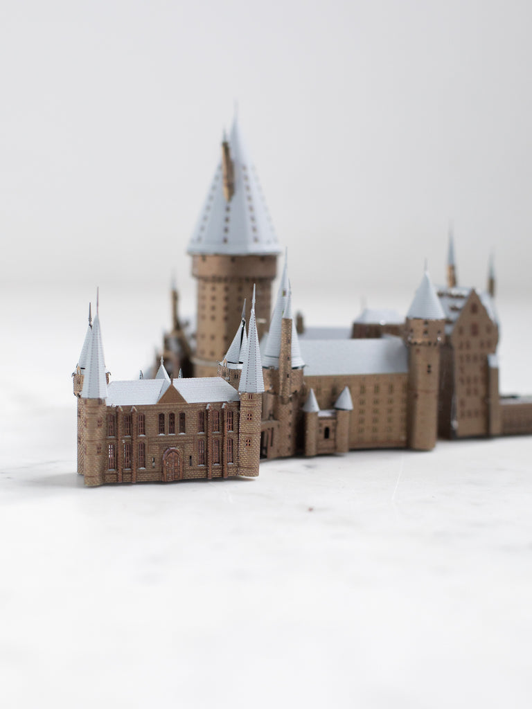 The Hogwarts in Snow metal model.