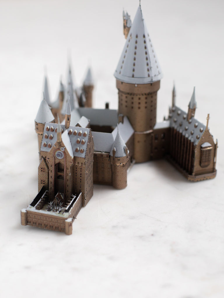 The Hogwarts in Snow metal model.