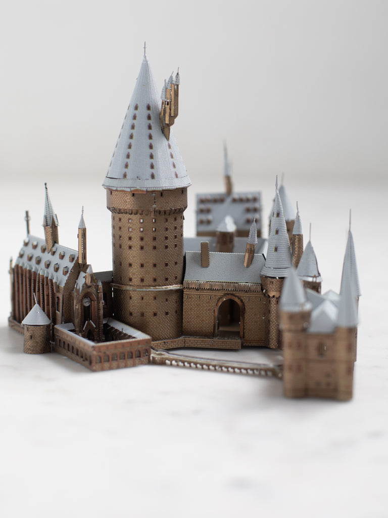 The Hogwarts in Snow metal model.